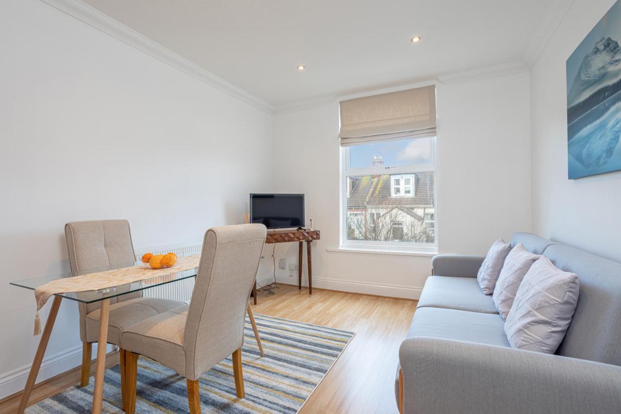 Luxury Granada Apartments - 1 & 2 Bed Flats W Free Parking Perfect For Contractors, Students Near The Beach Portsmouth Bagian luar foto