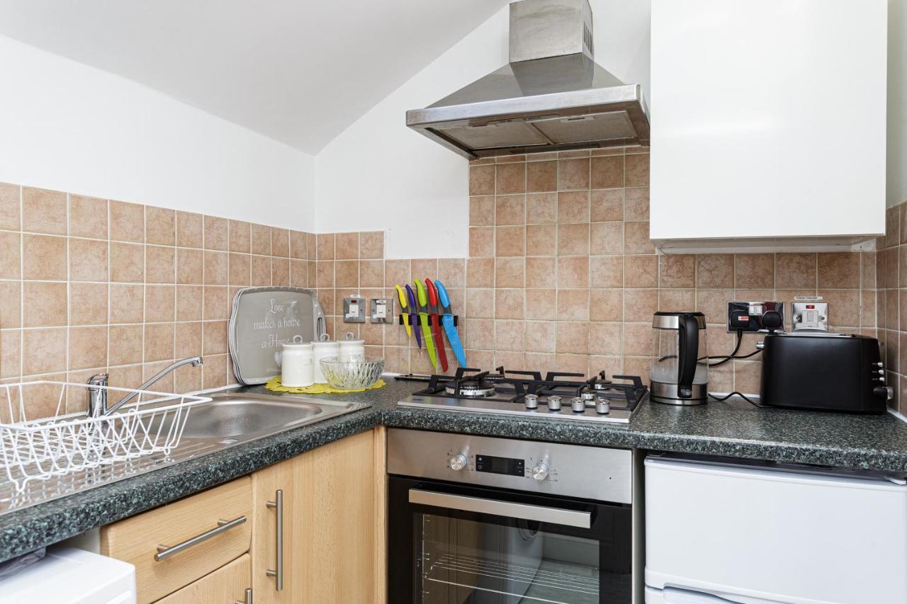 Luxury Granada Apartments - 1 & 2 Bed Flats W Free Parking Perfect For Contractors, Students Near The Beach Portsmouth Bagian luar foto
