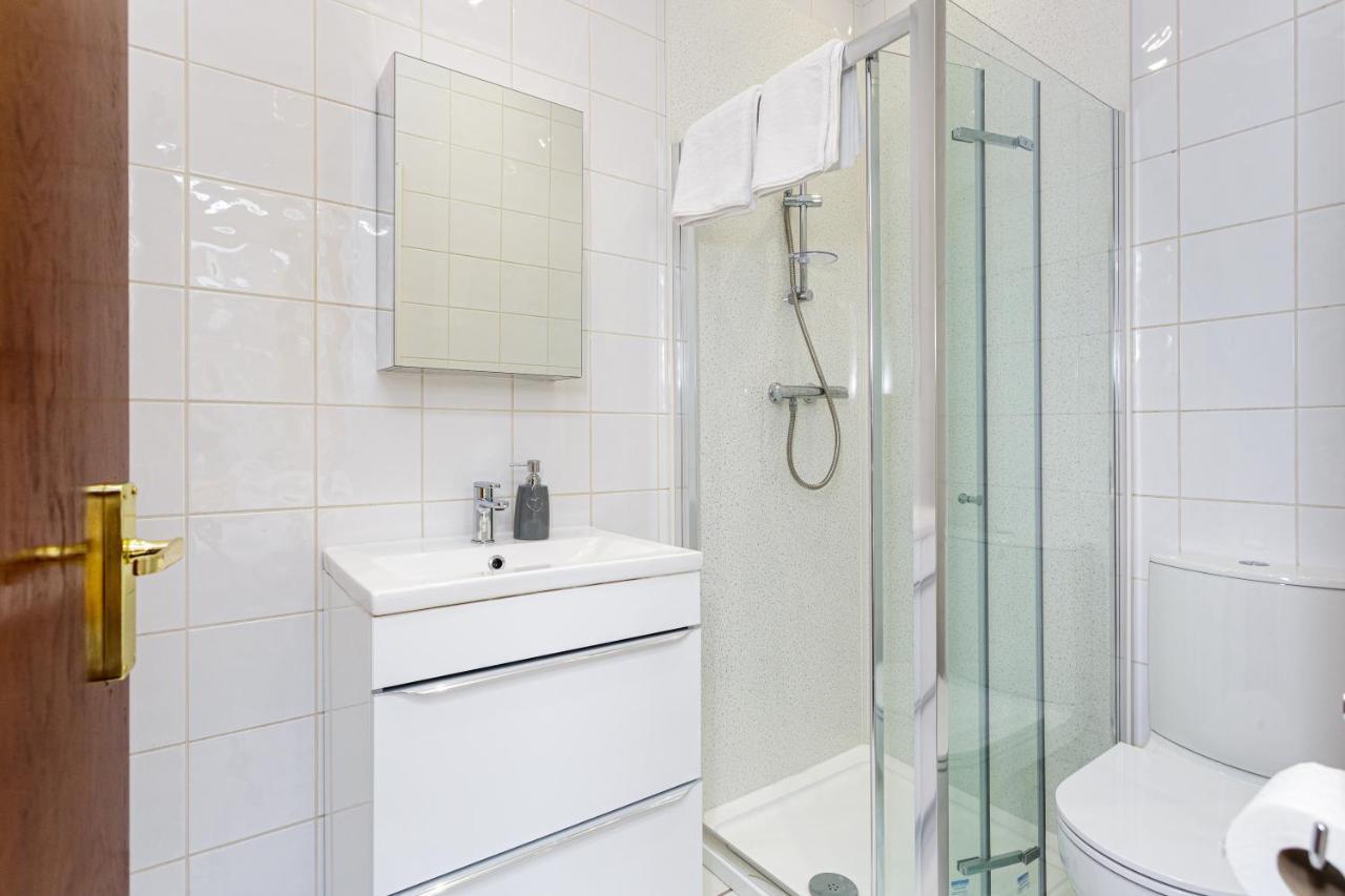 Luxury Granada Apartments - 1 & 2 Bed Flats W Free Parking Perfect For Contractors, Students Near The Beach Portsmouth Ruang foto