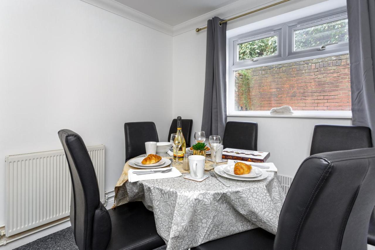 Luxury Granada Apartments - 1 & 2 Bed Flats W Free Parking Perfect For Contractors, Students Near The Beach Portsmouth Ruang foto